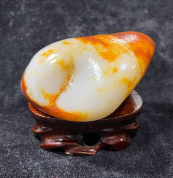 993g Xinjiang Hetian Seed Material Raw Stone Mutton Fat White Jade Red Skin White Flesh Jade Ornament Natural Red Skin Large Piece Collector Grade