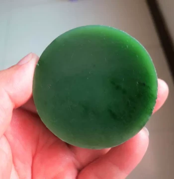 Natural Russian No. 7 Mine Jasper Hetian Jasper Old Material Spinach Green Duck Egg Green Powder Green Bracelet Core Raw Stone
