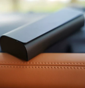 Portable Eyeglass Case, Minimalist Leather Fresh INS Style Shockproof Storage Box for Men, Women, and Students