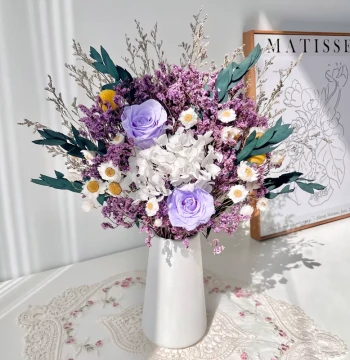Preserved Rose and Eucalyptus Dried Flower Bouquet Home Decor Real Flowers Hydrangea Baby's Breath Crystal Grass Living Room Display