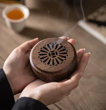 Chinese Style Black Walnut Solid Wood Coil Incense Burner Home Indoor Agarwood Sandalwood Incense Seal Tea Ceremony Aromatherapy Burner Wooden Box with Lid
