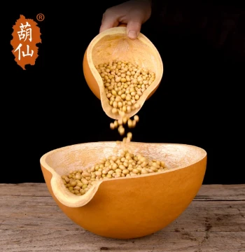 Huxian Natural Gourd Ladle: Water Scoop for Rice and Flour, Various Sizes, Green Household Serving Utensil and Craft