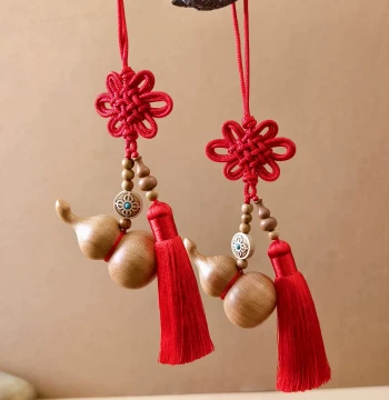 Aged Peach Wood Gourd Hanging Ornament for Main Doors Facing Each Other - Bedroom, Kitchen, Balcony Red Chinese Knot with Tassels - Indoor Wealth-Attracting Decoration