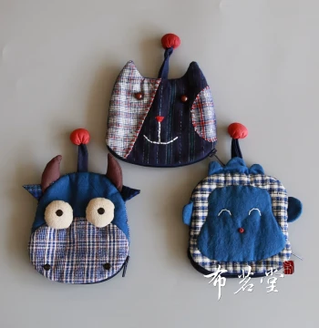 Bumingtang Cotton Cloth Cartoon Dual-Use Coin and Sundries Key Pouch, Embroidered Patchwork Craft with Plant Indigo Dye Fabric Art