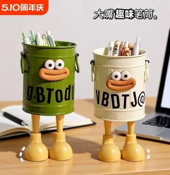 Plastic Pen Holder Large Capacity Cute Cartoon Retro Style for Office Desk