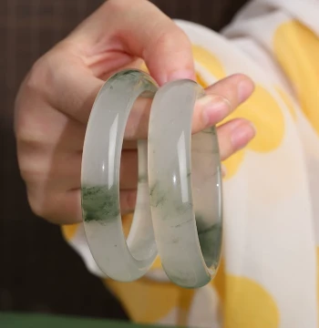 Wangji Natural Xinjiang Golden Silk Jade High-Ice Gem Light Bracelet for Women, Standard Round Glass Species Tianshan Emerald Bangle with Certificate
