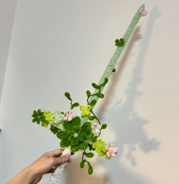 Spring Lucky Four-Leaf Clover Sword Peach Blossom Sword DIY Pipe Cleaner Material Kit Photo Prop Gift for Couples and Best Friends