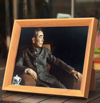 Premier Zhou Portrait Hanging Picture Frame Desktop Display Zhou Enlai Portrait Decorative Painting Wall Art Vintage People's Good Premier Ornament