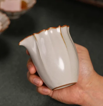 Taiwan Boyun Ru Kiln Ice-Crackle Glaze Developable Fairness Cup, Home Office Tea Sea, Ceramic Gongbei Tea Divider