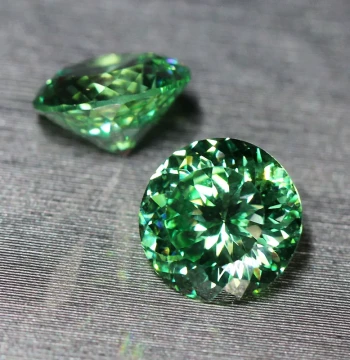 Star-Cut Round Tsavorite Loose Gemstone - Cyan Green Gem for Ring Face, Pendant, or Necklace (Unset, 2 Carats, Women's Style)
