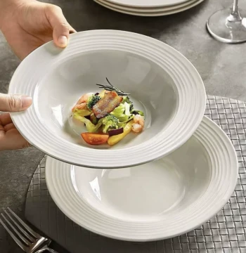 8.5-Inch Creative Straw Hat Plate: Premium White Ceramic Salad, Pasta, and Western Food Dish for Home Use, Viral Trendy Tableware