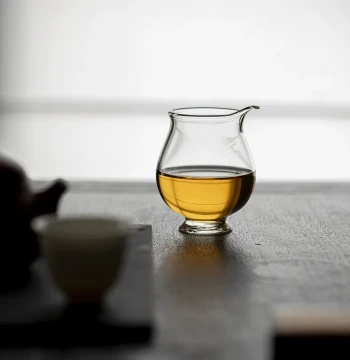 Caomuci Heat-Resistant Transparent Glass Fairness Cup, High Borosilicate Tea Server in Various Sizes