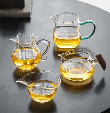Heat-Resistant Glass Fairness Cup, Thickened Anti-Scald Design with Handle, High Borosilicate Transparent Tea Sea for Kung Fu Tea Sets, Large Capacity Tea Divider