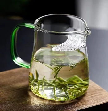Tea Strainer Integrated Fairness Cup, Thickened Heat-Resistant Glass, Transparent Tea Brewing, Crescent Slice Filter, Tea-Water Separation Tea Ware