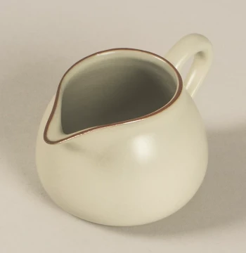 Clearance Sale 180ml Beige Ru Kiln Fairness Cup Ceramic Tea Sea Kung Fu Tea Set Tea Server Ru Porcelain Gongdao Cup with Filter