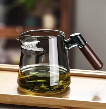 Thickened Premium Crescent-shaped Glass Teapot with Integrated Tea Strainer Filter for Green Tea, Fair Cup, Tea Set