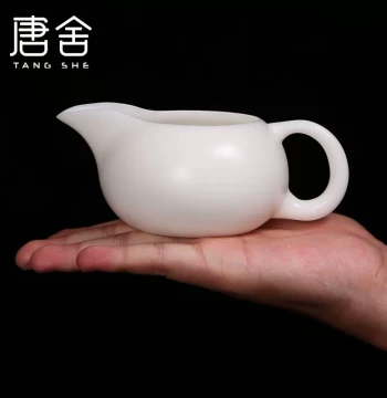 Tangshe Mutton Fat White Porcelain Fair Cup Ceramic Tea Sea with Handle Public Cup Kung Fu Teaware Tea Divider Heat Insulation Anti-Scald