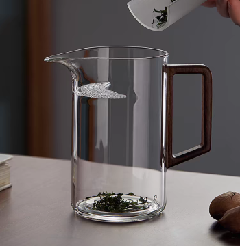 Glass Tea Pot for Brewing Green Tea, Crescent Filter Integrated Fair Cup, Heat-Resistant Tea Divider, Gongdao Cup