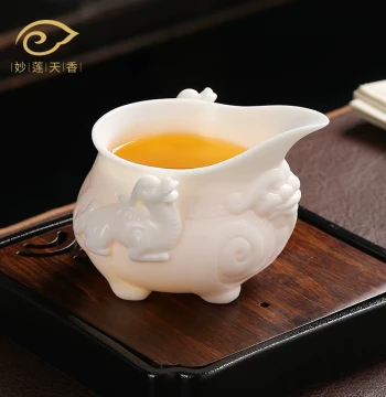 Miaolian Tianxiang Solid Color White Porcelain Lamb's Jade Porcelain Pixiu Fairness Cup, High-End Tea Pitch Tea Divider, Fair Cup, Tea Ceremony Accessories