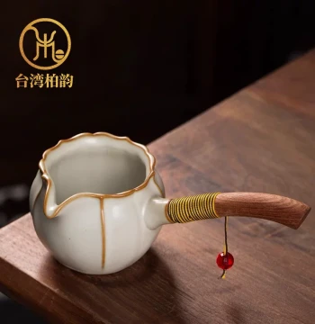 Baiyun Ru Kiln Side-Handle Fairness Cup Ceramic Tea Pitcher High-End Large Capacity Home Tea Server with Handle Ice Crack Glaze