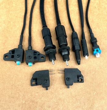 Waterproof Universal E-Brake Power Cut-off Switch, Motorcycle Rear Brake Electric Scopper Upper Pump Disc Brake Lever Switch, Square Shape