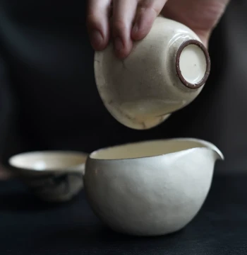 Shufan Zhang Rujia Gaiwan Fairness Cup Wabi-Sabi Style Pure Handmade Ceramic Powder Glaze Crackled Ice Crackle Cosmetic Clay