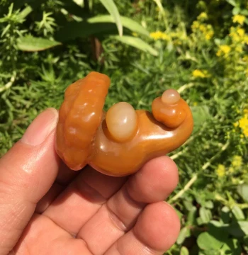 Yunnan Baoshan Natural Yellow Dragon Jade Jewelry Strange Stone Specialty Play Piece Random Shape Clever Carving Lingzhi Ruyi Pendant Tea Pet