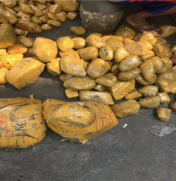 Burmese Jadeite Rough Stone, Practice Material from Moxisha, Mowanji, Muna, Houjiang, and Paghan Mines, 100g per Portion