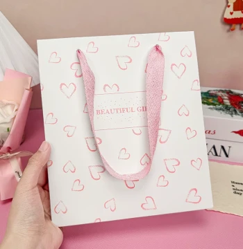Hot Selling Qixi Valentine's Day Gift Bag Xiaohongshu Hit Handbag Fresh Style 520 Gift Packaging Bag Cross-Border