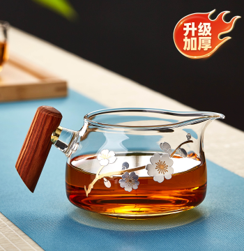 Glass Fairness Cup High-Temperature Resistant Thickened Premium Borosilicate Tea Serving Sea Tea Water Divider Filter Tea Set Three-Piece Set