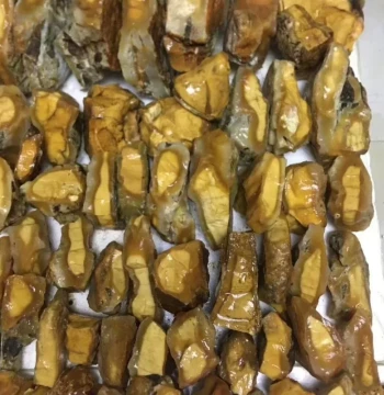 Burmese Yellow and Green Burmese Huanglong Jade Raw Stone Material, Egg Yolk Material Beads, Pendants, Carving Small Pieces, Burma Mining Area