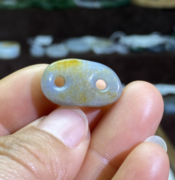 Hetian Jade Blue-and-White Seed Material with Sprinkled Gold Skin, Full Skin Irregular Pig-Nose Accessory, Vintage Craftsmanship, Tibetan-Style Pendant
