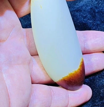 Hetian Jade, White Base with Red Skin, Fine and Oily Texture, Smooth Surface, Nearly Perfect Condition