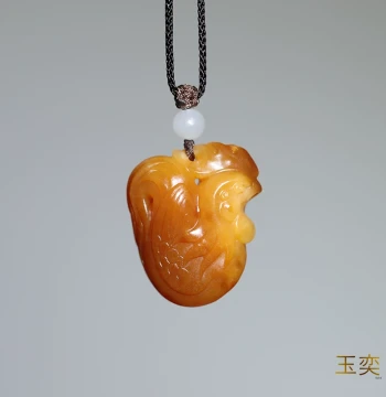 Yuyi Xinjiang Hetian Jade Seed Material with Yellow Qin, Suzhou Craftsmanship Zodiac Rooster Pendant for Men and Women, Gold-Inlaid Jade Rooster