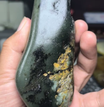 Seed Material Raw Stone Hand Piece, Sand Date Green Hand Piece, Raw Stone Single Seed