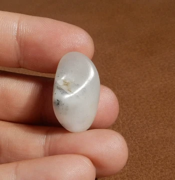 Yuxi Jewelry Xinjiang Oily Hetian Jade Distinct Black and White with Gold Skin Qinghua Seed Material Raw Stone Play Material Pendant Q