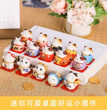 Mini Lucky Cat Creative Small Ornament Ceramic Fortune Cat Decoration for Car Office Desktop Cute Small Item for Girls