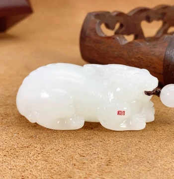 Xinjiang Hetian Jade Majestic Super Beautiful Mountain Material Mutton Fat White Jade Beast Face Wealth-Attracting Pixiu Pendant Collectible Auspicious Beast Re-testable