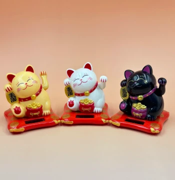 Solar-Powered Lucky Cat Car Interior Ornament, Light-Energy Waving Hand Small Lucky Cat, Cute Cat Opening Gift for Prosperity