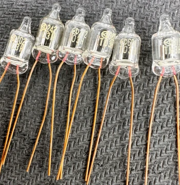 RA-242M-C6 102 272 302 311 601 Bulb-Type Glass Discharge Tube T03H 501 600V