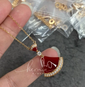New Style Small Fan-shaped Large Skirt Necklace Women's 18k Rose Gold Plated White Mother-of-Pearl Full Diamond Pendant Light Luxury High-end Feel