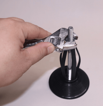 Bobbin Holder for Twisting, Fuzz Removal, Doffing, Waxing and Winding Machines
