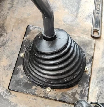 XCMG Crane Parts Dust Cover New Model Gear Shift Dust Cover XCT16 XCT20 New Nanqi Dust Cover Original Factory