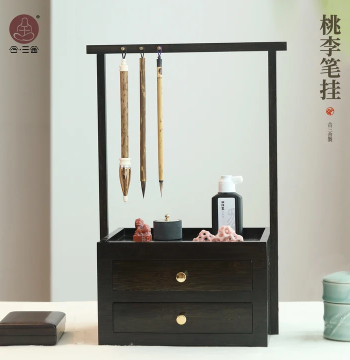 He Sanshe Peach and Plum Brush Hanger Bamboo Carrying Box Calligraphy Hanging Rack Multi-Function Storage Shelf Minimalist Retro New Chinese Style High-End Rack Ornament Study Storage Cabinet Chinese Brush Holder Four Treasures of the Study