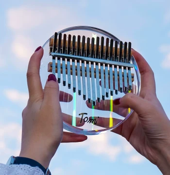 Tomi 17-Key Crystal Round Kalimba, Colorful Acrylic Thumb Piano for Beginners