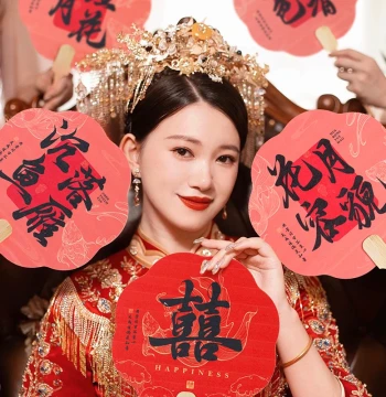 Bridesmaid Group Photo Props: Chinese-Style Bride Morning Robe Handheld Round Fan for Sisters' Team Atmosphere at Wedding Pickup