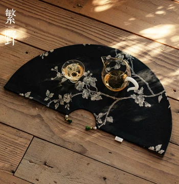 Fanye New Chinese Style Creative Fan-Shaped Tea Mat Luxury Brocade Sashiko Embroidery Dry Brewing Tea Table Cloth Heat Insulation Pad