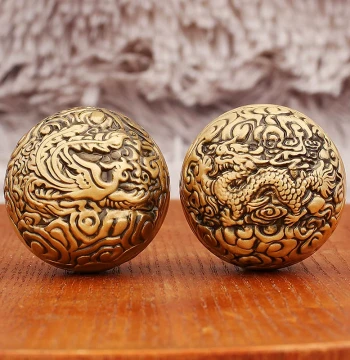Brass Dragon and Phoenix Walnut Hand Balls Handle Pieces Vintage Elderly Finger Exercise Copper Artifacts Pure Copper Play Pair Fitness Balls