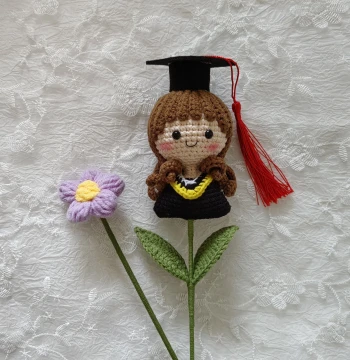 Graduation Doll Handmade Crochet Graduation Season Doll Bouquet Finished Product