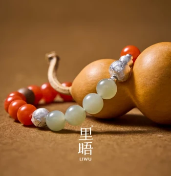 [Celebrity Style] LIWU Fuzhi Southern Red Agate and Hetian Jade Sterling Silver Gourd Incense Bead Bracelet with Traditional Chinese Medicine Fragrance